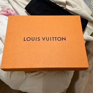 LV BOX for sale. Fits neverfull